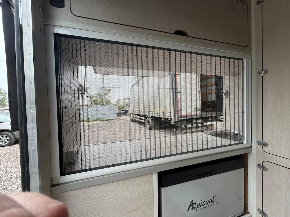 Москитная сетка или шторка плиссе в проёме — фото 6