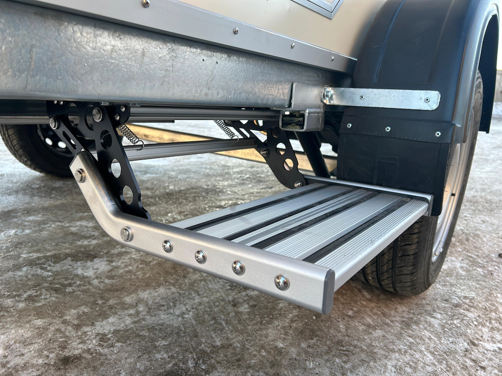 Алюминиевая ступень для входа — фото 1