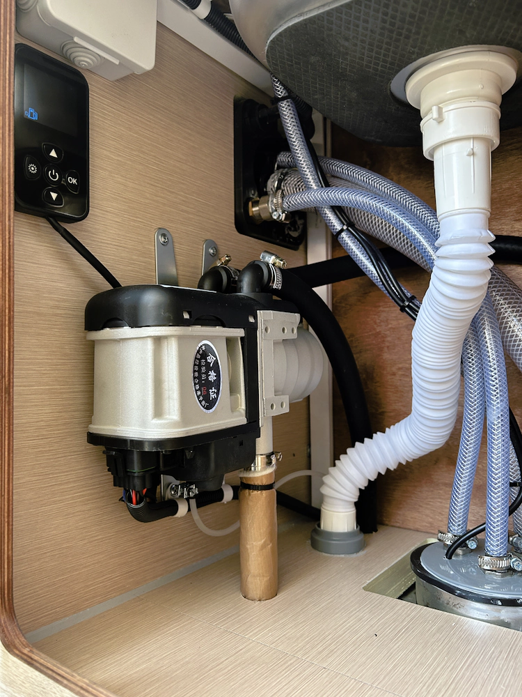 Жидкостный водонагреватель дизельный 2 кВт — фото 1