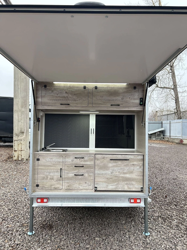 Модель "Гранд Турист" (Белого цвета с подъёмной крышей)