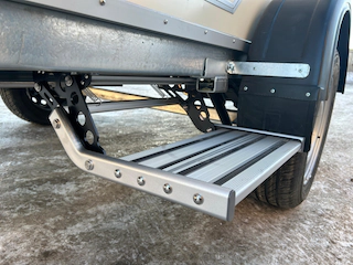 Алюминиевая ступень для входа — превью 1