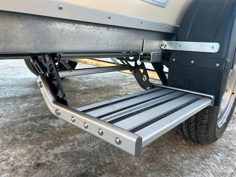 Алюминиевая ступень для входа