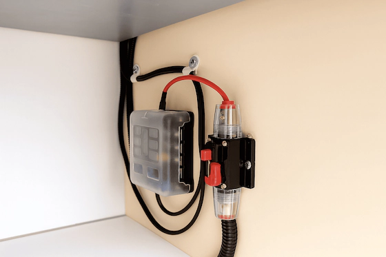 Автономный пакет электрики 12V для кемпер-прицепа: состав и&nbsp;преимущества