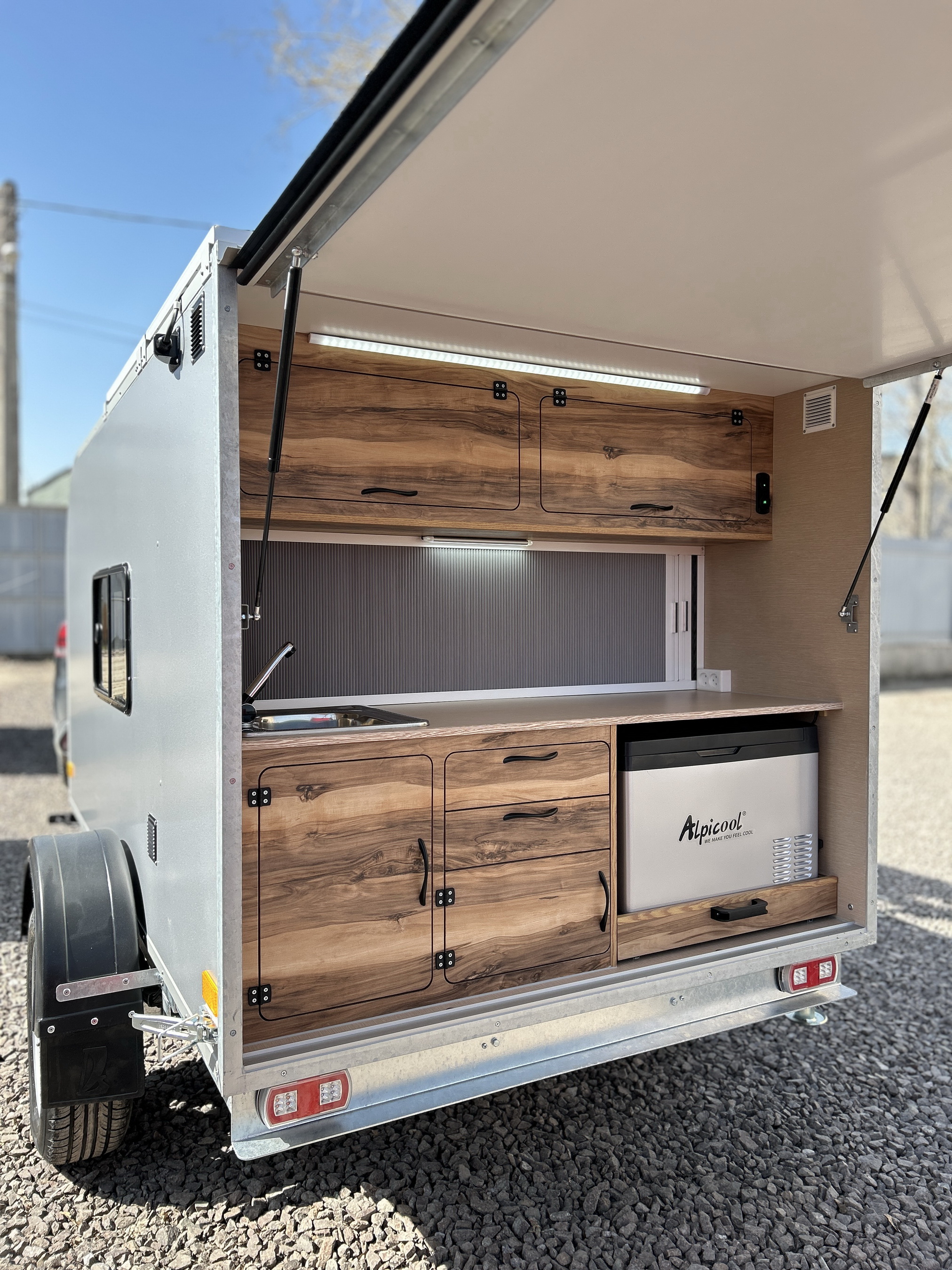 Проём в перегородке + Шторка / Противомоскитная сетка "Плессе"