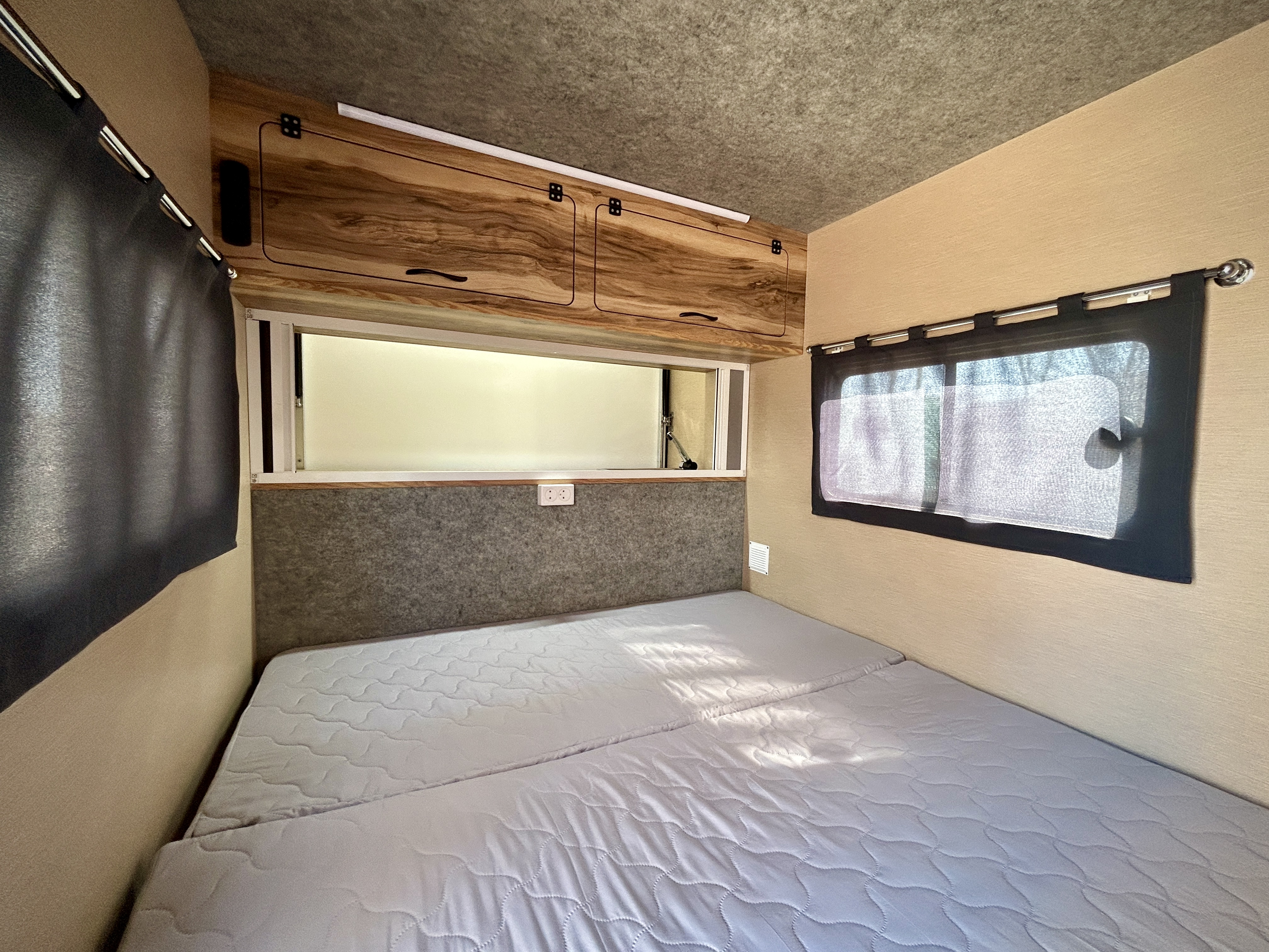 Проём в перегородке + Шторка / Противомоскитная сетка "Плессе"