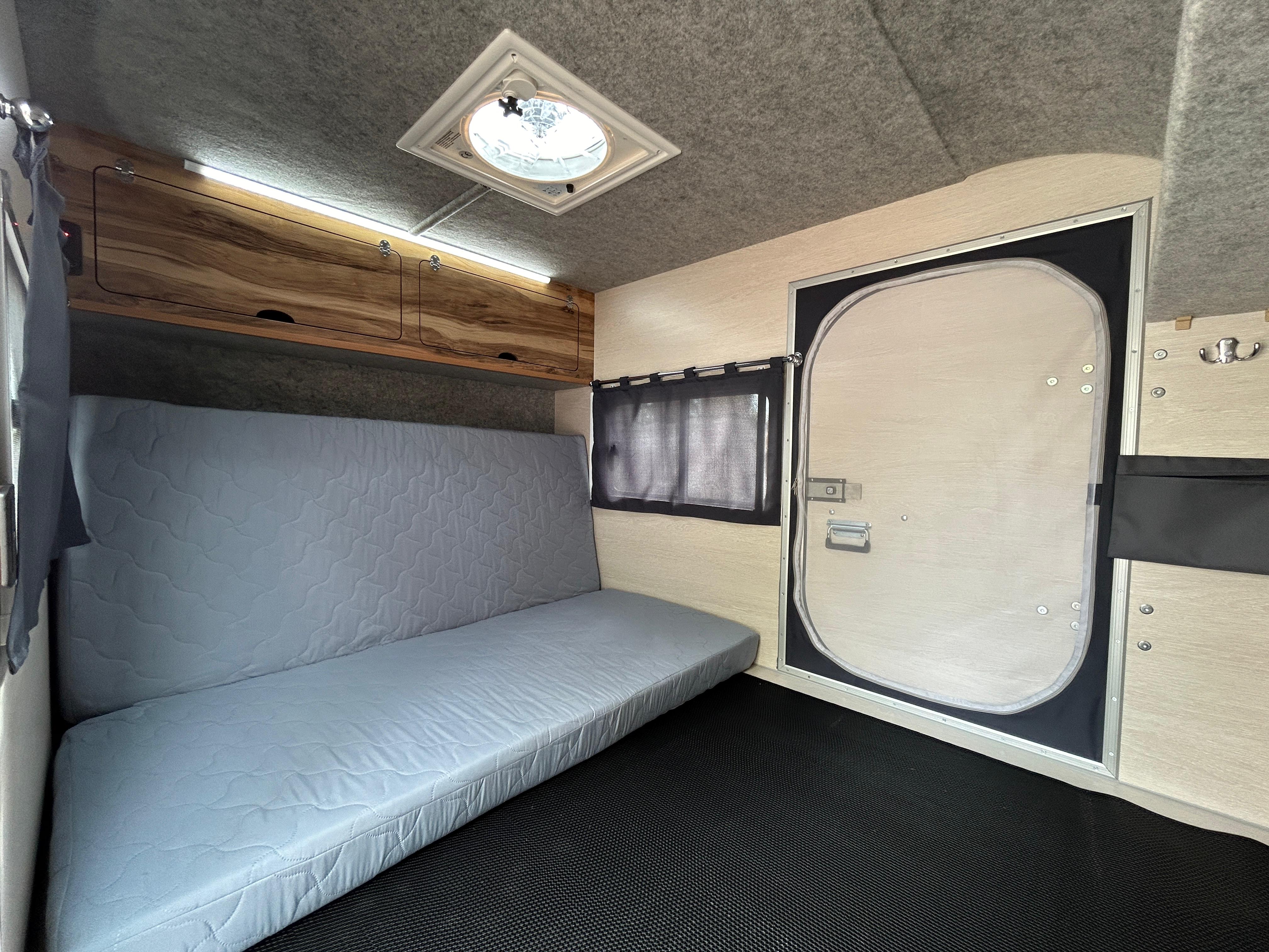 Матрас двуспальный складной 200х140х10см